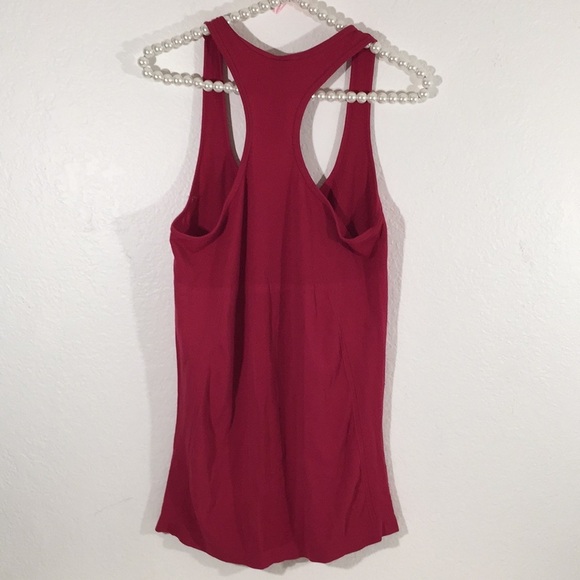 Fabletics Oula Seamless Tank Medium Cranberry - Picture 3 of 6
